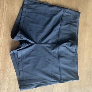 Athlete black biker shorts.